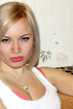 Яна Саратов
